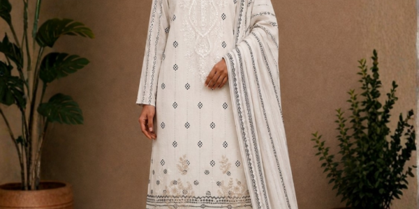 Ivory Noir – Off-White Embroidered Chunri Collection