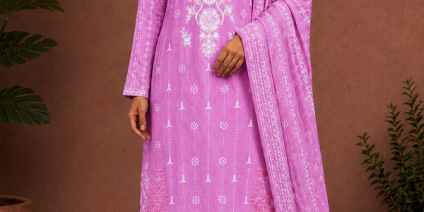Fuchsia Bloom – Vibrant Magenta Embroidered Chunri Collection